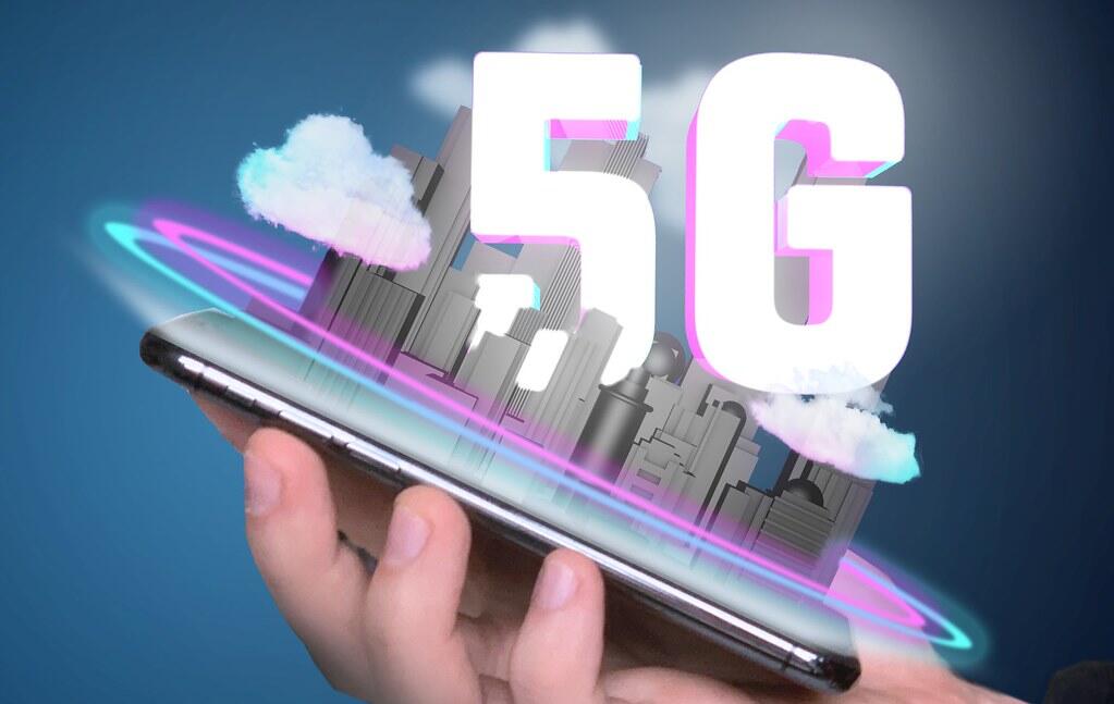 Towards Massively Connected Smart Cities