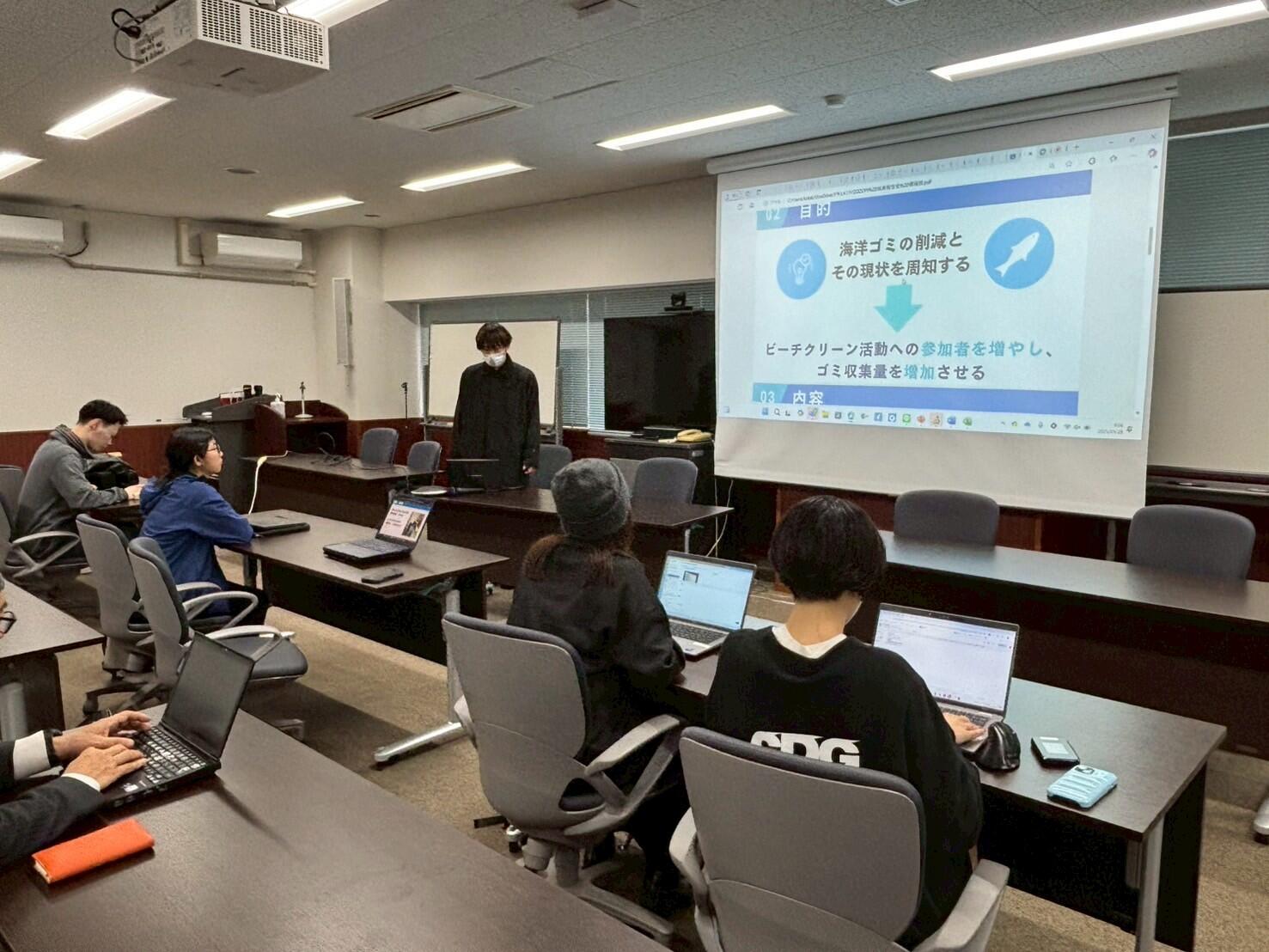 2024年度実施報告会（3月28日）の様子